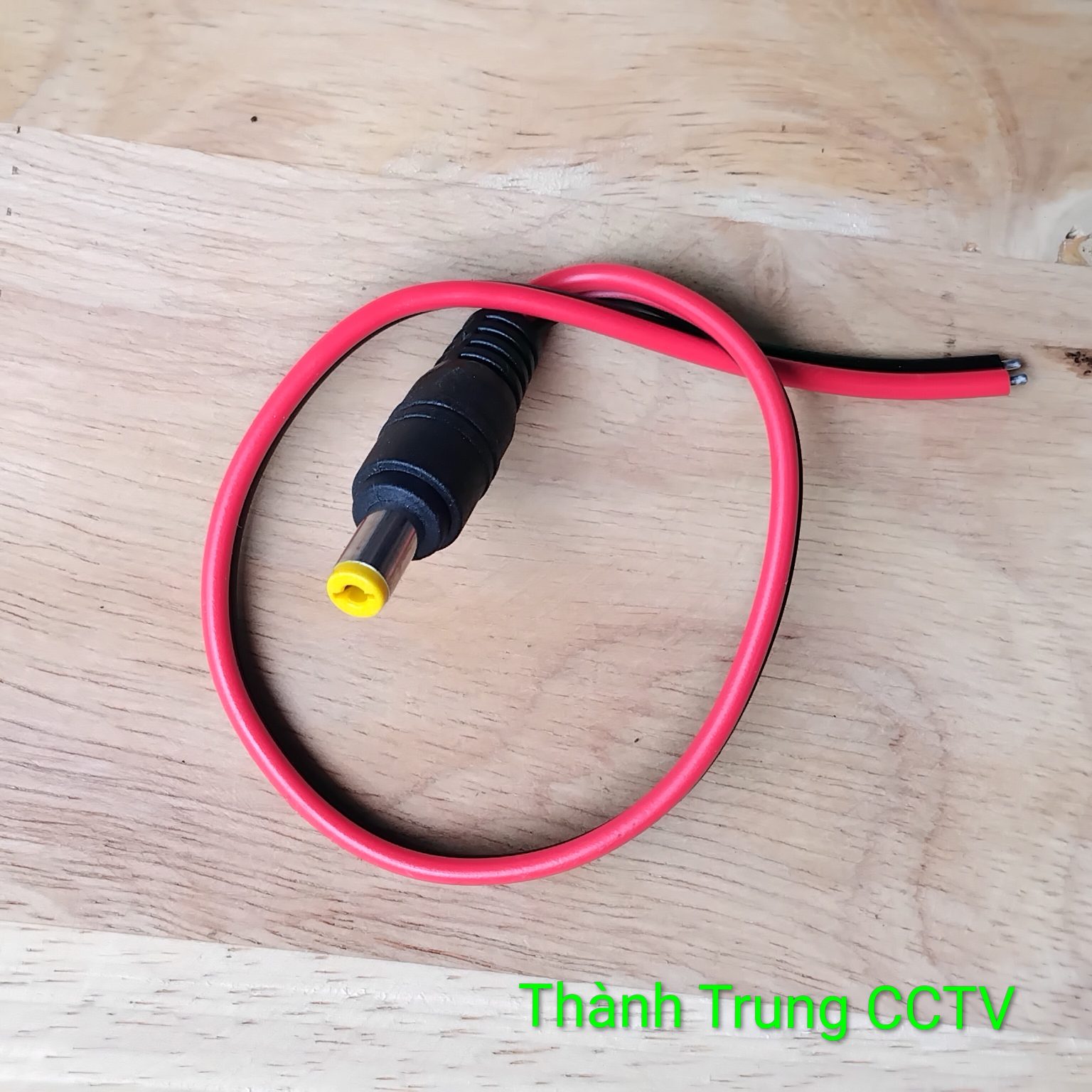 Dây nối DC 1 đầu đực 5.5*2.1(mm) dài 26cm , jack DC đực 5.5*2.1 dài 26cm dùng cho kết nối nguồn camera