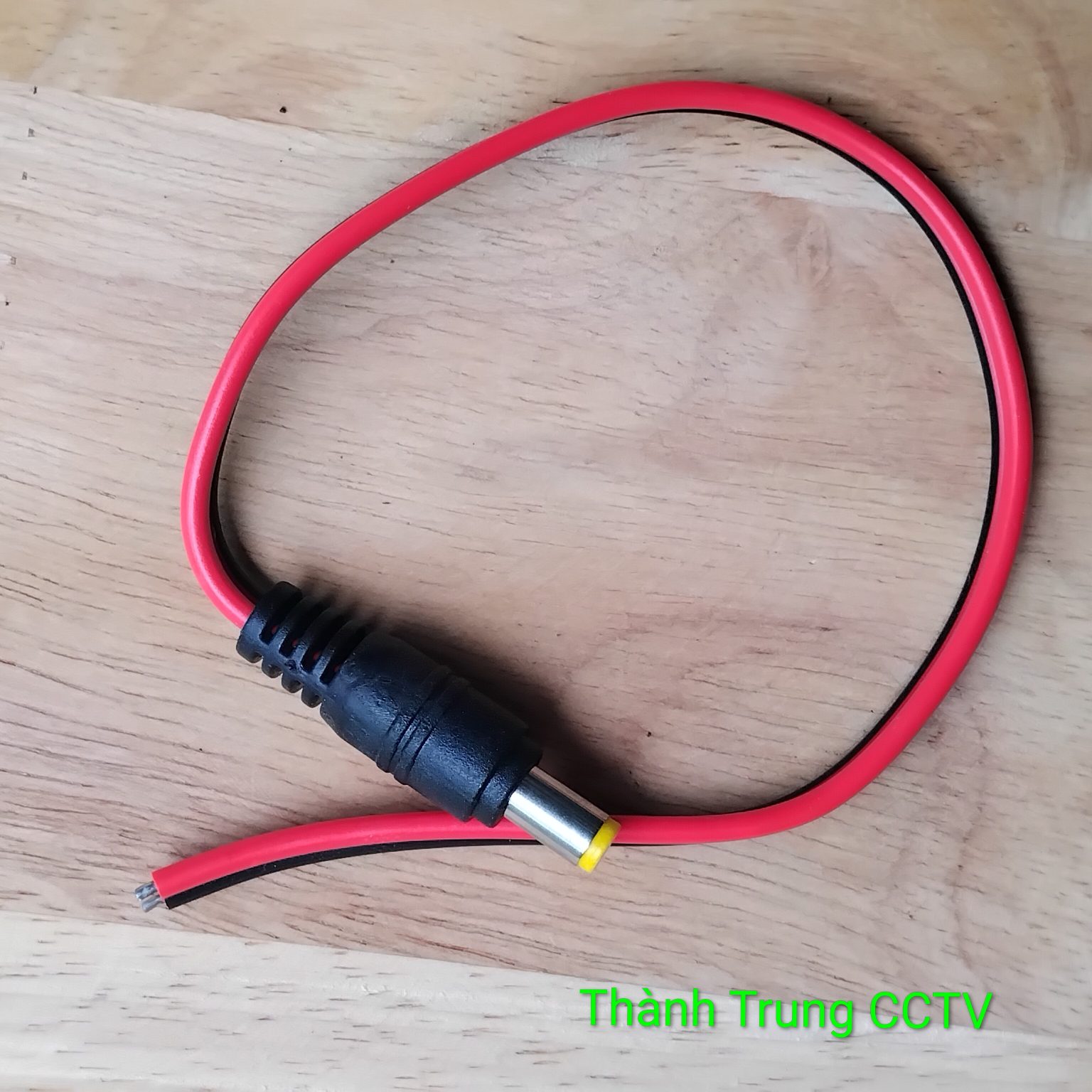 Dây nối DC 1 đầu đực 5.5*2.1(mm) dài 26cm , jack DC đực 5.5*2.1 dài 26cm dùng cho kết nối nguồn camera