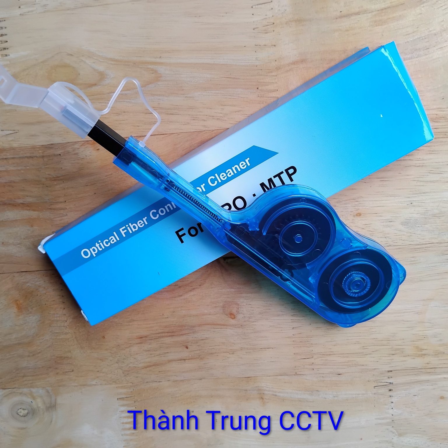 Dụng cụ vệ sinh đầu cáp quang MPO và MTP chuyên dùng làm sạch đầu cáp quang MPO và MTP thường dùng cho Data Center tại Thủ Đức